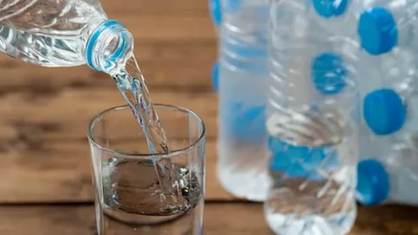 تصویر 3 از قیمت خرید آب معدنی 1/5 لیتری با فروش عمده